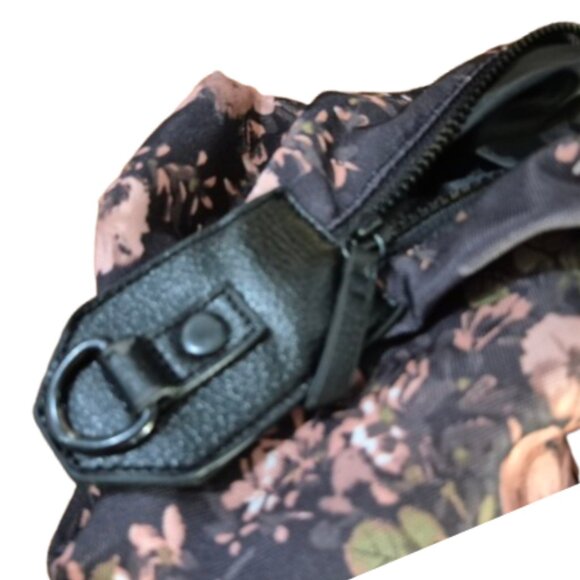 Mossimo Floral Weekender Bag - Picture 3 of 9